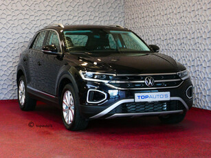 Volkswagen T-Roc 1.5 TSI 150PK STYLE PLUS ALCANTARA IQ. ELEK.KLEP ADAP.CRUISE VIR.COCKPIT CAMERA STOEL/STUUR VERW. 17''LMV 09/2023 70 BIJNA NIEUWE VOLKSWAGEN'S UIT VOORRAAD LEVERBAAR