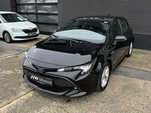 Toyota Corolla 1.8i Hybrid * 55136km * E-CVT * CarPlay * Cam