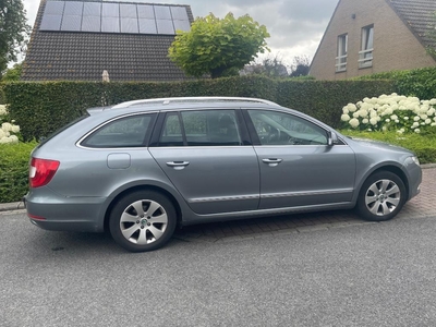 Skoda Superb TDI 140 Ch diesel manueel 6 break