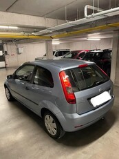 Belle petite Ford Fiesta 1.3i ess 2800€ CT OK