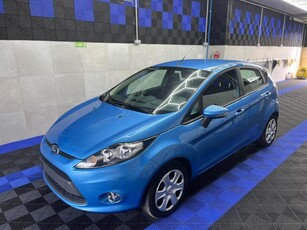 Ford Fiesta 1.2i Benzine 5-Deurs gekeurd met carpass