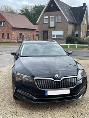 Skoda Superb Combi - Trekhaak, verwarmde zetels, ...