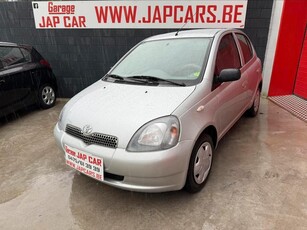 Toyota yaris 1300cc essence boîte automatique