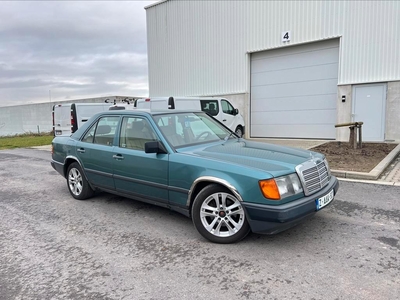 Mercedes 200 W124 ABS OLDTIMER !! ** 1 Eigenaar ** !!