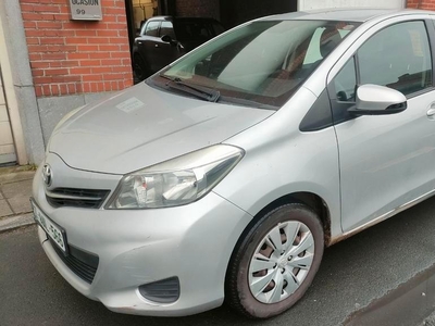 Toyota Yaris 1.3 essence