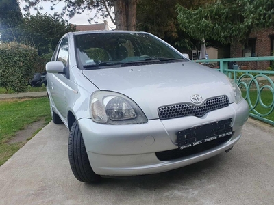 Toyota yaris 1.3 essence km 85000