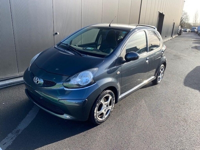 Toyota Yaris 1.0 VVT-I PLUS 5P/D