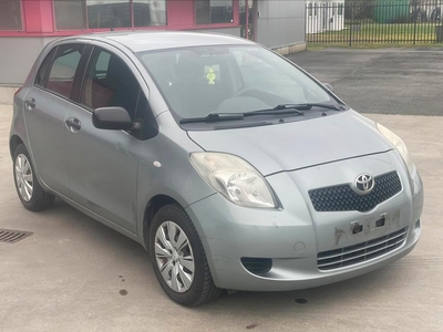 Toyota yaris 1.3 benzine euro4