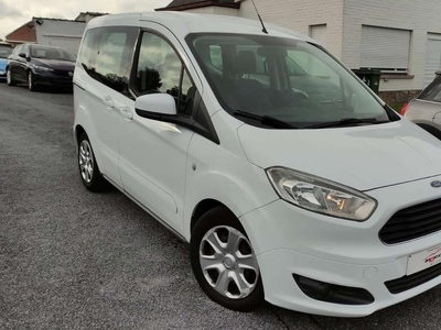 Ford Transit Courier 12 maanden waarborg airco euro6
