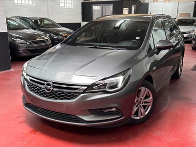 Opel Astra 1.4i • full options • 59.000km • Automaat •