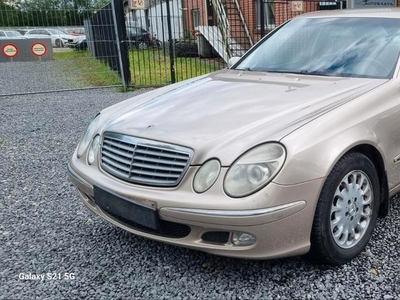 Mercedes E220 CDI met 388000 km bj 2004 export