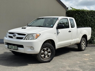 Toyota Hilux First owner full maintenance