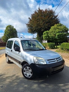 Citroen Berlingo. 5zit 1.4 benzine 230 000 km