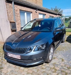 Skoda Octavia Combi Ambition 2019 Essence , boîte Manuelle.