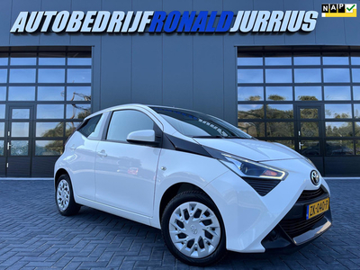 Toyota Aygo 1.0 VVT-i x-play Automaat/NL.Auto/Carplay/Camera/Bluetooth/1Ste Eigenaar/Dealer Onderhouden