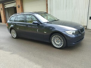 BMW 320 i. BRAEK / AUTOMAAT