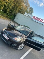 Ford Fiesta 1.6 PINK LEAF