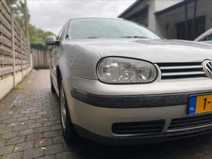 Golf 4 1600 cc Nederlandse wagen.