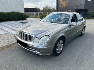 Mercedes-Benz E200 AVANTGARDE 2006