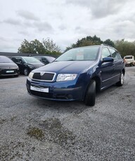 Skoda fabia break essence euro4 airco toit ouvrant.