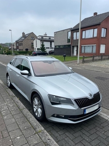 Zeer nette skoda superb diesel dsg automaat 1 eigenaar 2018