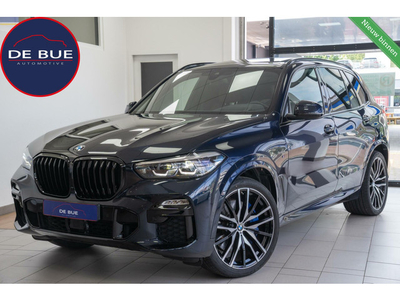 BMW X5 xDrive30d High Executive GRIJS KENTEKEN M Sport Trekhaak 22'' Inch LED Panoramadak Dealer Onderhouden