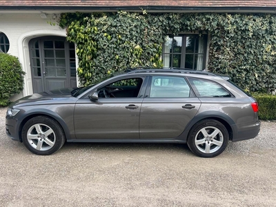 AUDI A6 ALLROAD AVEC SUSPENSION ET TOIT PANO