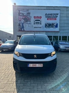 Peugeot Partner in zeer goede staat met garantie, lage km's