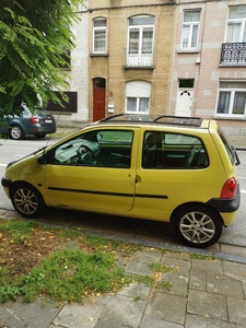 Renault twingo feuille rose