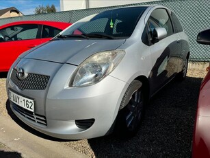 Toyota yaris 1.3i 2007 110000km airco! Blanco gekeurd!