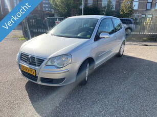 Volkswagen Polo 1.4-16V Comfortline! Automaat! Airco!