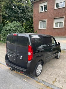 Opel combo 1.4essence airco 104000km