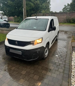 Peugeot partner 1.6 hdi Euro6 203.000 km 2019 Airco navi