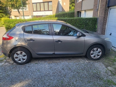 RENAULT MEGANE - ESSENCE - 38.000KM - TRES BON ETAT