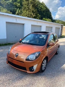 Renault twingo met registratieverzoek