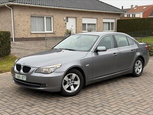 BMW 520D FACELIFT EURO5 SHOWROOM STAAT