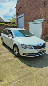 Skoda Superb 1.6 CR TDI. 1ste HAND*Navi/ Cruise/Pdc/2014bwj