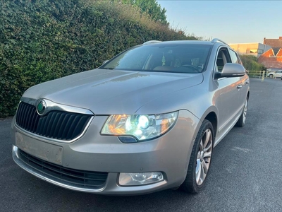 Skoda superb 1.6 TDI EURO 5 LEDER/XENON/GPS….