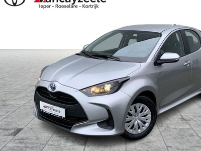 TOYOTA YARIS Dynamic + apple carplay+a 1.5 HSD