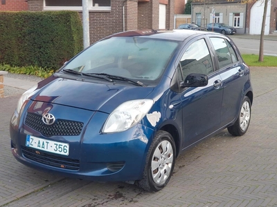 Toyota yaris 1.3 benzine