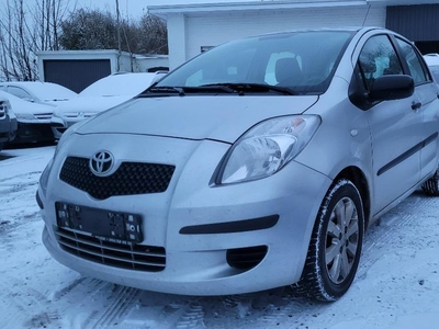 toyota yaris 1.3 benzine wordt GEKEURD 5 deurs 134000km 2007