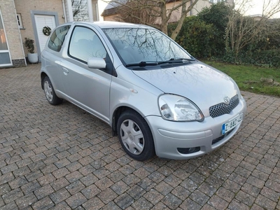 Toyota Yaris | 1.3i | Facelift | Leder | gekeurd