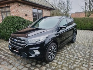 Ford Kuga St-line ( prachtige staat )