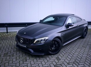 MERCEDES C 63 AMG V8 COUPE | FACELIFT | CARBON | SPORTUITLAA