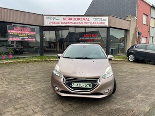 PEUGEOT 208 1,2 Benzine. 60 KW. 102.000KM. EURO5.MET KEURING