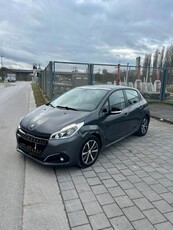 Peugeot 208 1.2 puretech 2017 tout options