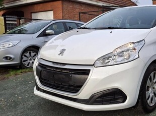 Peugeot 208 1200 benzine van 2019 met 87000 km