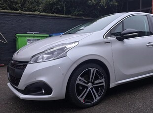 Peugeot 208 Gt line 1.2 benzine 81kw