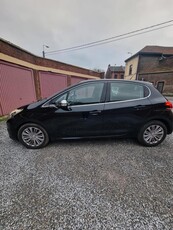 Peugeot 208 hdi premier propriétaire