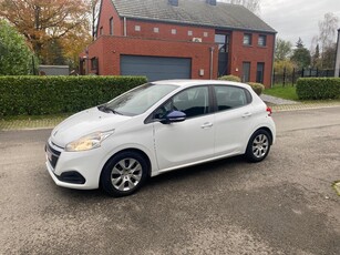 Peugeot 208,1.2 essence, 120 000 km,2018, premier propriétai